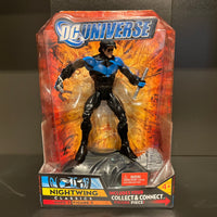 DC Universe Classics • Nightwing - Wave 3 Figure 2